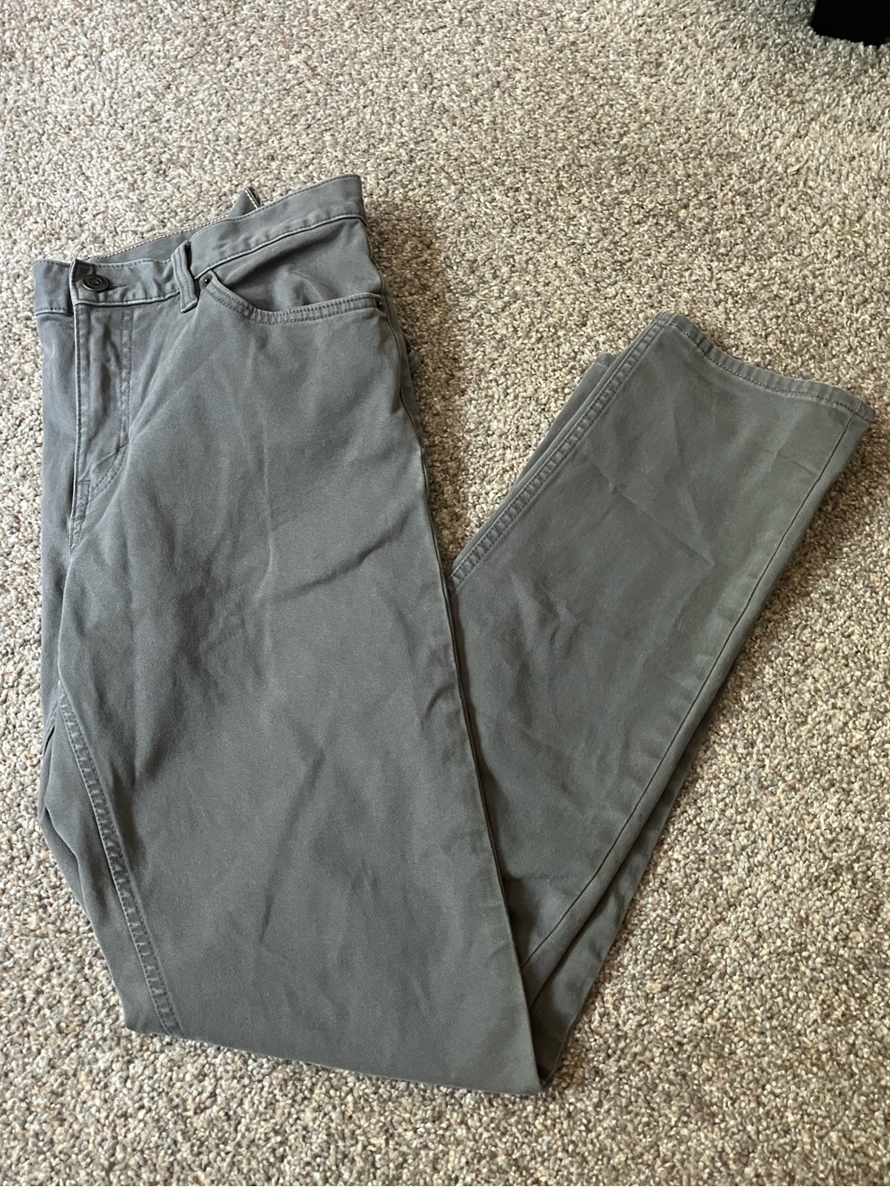 Banana Republic Slate Gray Men’s Khaki Pants